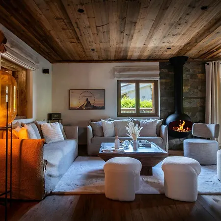 Snow - Ovo Network Chalet