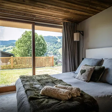 Snow - Ovo Network Chalet