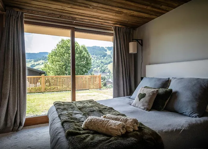 Snow - Ovo Network Chalet